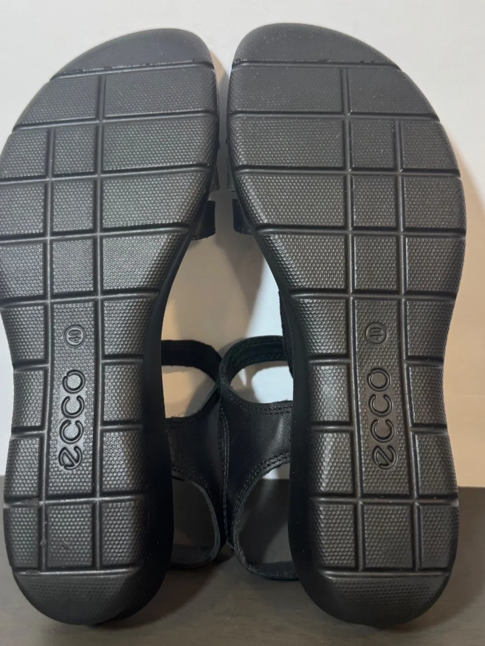 Ecco Flash T-Strap Sandal, Black & Grey EU 40 - US 9-9.5